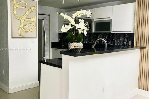 Copropriété à louer à Miami, Floride: 1 chambre, 74.88 m2 № 2027223 - photo 3