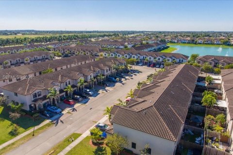 Adosado en venta en Homestead, Florida, 4 dormitorios, 169.92 m2 № 2020773 - foto 17