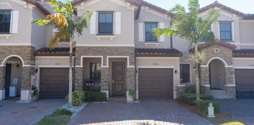 Adosado en Homestead, Florida 4 dormitorios, 169.92 m2 № 2020773