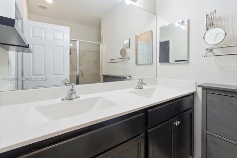 Adosado en venta en Homestead, Florida, 4 dormitorios, 169.92 m2 № 2020773 - foto 12