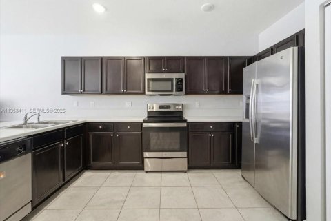 Adosado en venta en Homestead, Florida, 4 dormitorios, 169.92 m2 № 2020773 - foto 4