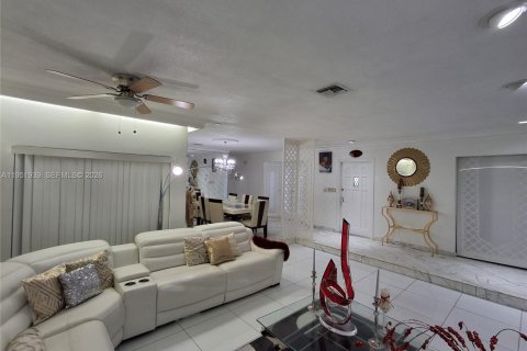 Купить виллу или дом в Тамарак, Флорида 3 спальни, 192.03м2, № 2006093 - фото 8