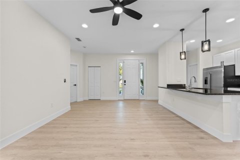 Casa en alquiler en North Port, Florida, 3 dormitorios, 128.21 m2 № 1844426 - foto 9