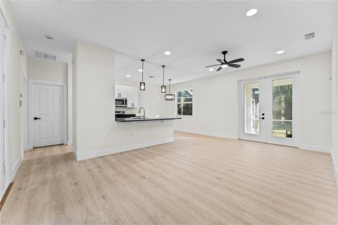 Villa ou maison à louer à North Port, Floride: 3 chambres, 128.21 m2 № 1844426 - photo 8