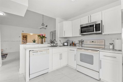 Снять в аренду кондоминиум в Хомстед, Флорида 3 спальни, 111.02м2, № 1965182 - фото 13