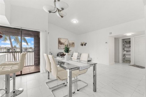 Снять в аренду кондоминиум в Хомстед, Флорида 3 спальни, 111.02м2, № 1965182 - фото 7