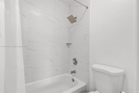 Снять в аренду кондоминиум в Хомстед, Флорида 3 спальни, 111.02м2, № 1965182 - фото 16