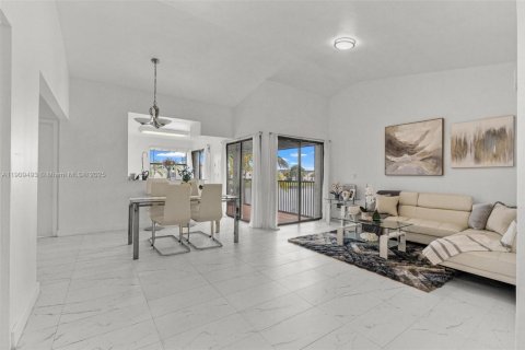 Снять в аренду кондоминиум в Хомстед, Флорида 3 спальни, 111.02м2, № 1965182 - фото 4