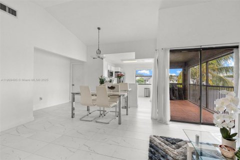 Снять в аренду кондоминиум в Хомстед, Флорида 3 спальни, 111.02м2, № 1965182 - фото 6