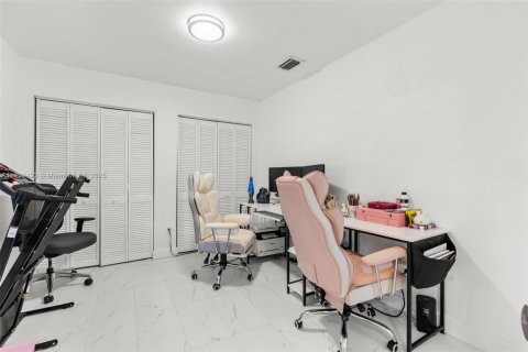 Снять в аренду кондоминиум в Хомстед, Флорида 3 спальни, 111.02м2, № 1965182 - фото 10