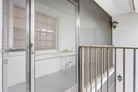 Снять в аренду кондоминиум в Хомстед, Флорида 3 спальни, 111.02м2, № 1965182 - фото 2