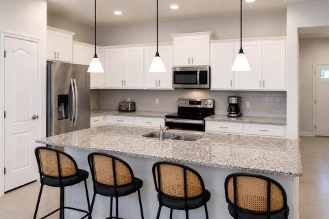 Townhouse in Kissimmee, Florida 5 bedrooms, 210.42 sq.m. № 2230795 - photo 2