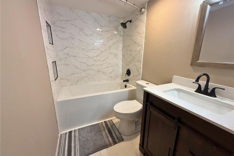 Townhouse in Tampa, Florida 2 bedrooms, 110.55 sq.m. № 2092202 - photo 8