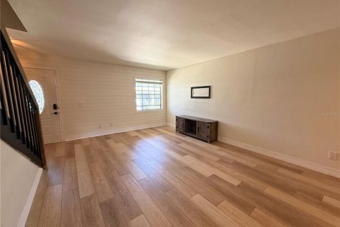 Townhouse in Tampa, Florida 2 bedrooms, 110.55 sq.m. № 2092202 - photo 22