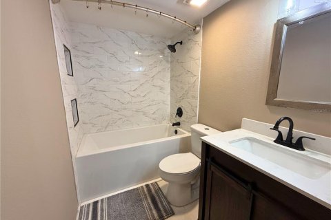 Townhouse in Tampa, Florida 2 bedrooms, 110.55 sq.m. № 2092202 - photo 28