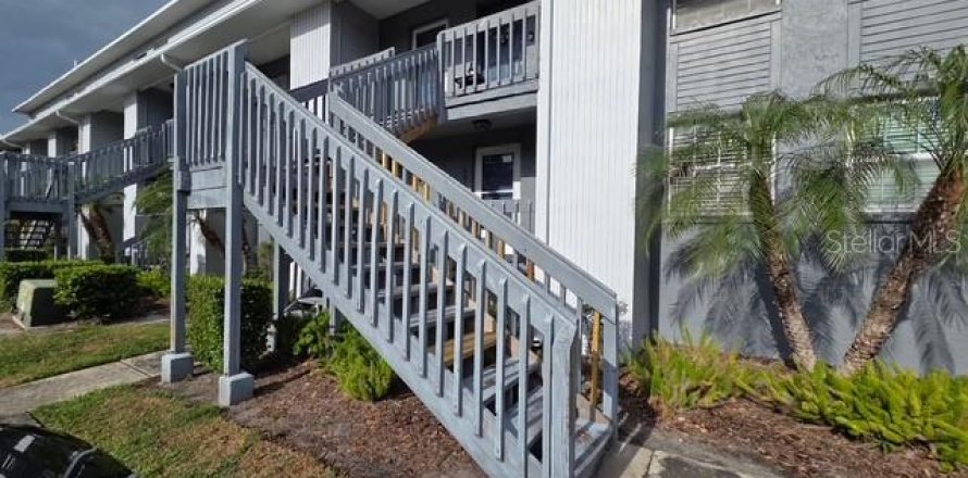 Townhouse in Tampa, Florida 2 bedrooms, 110.55 sq.m. № 2092202