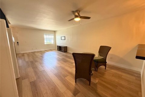 Townhouse in Tampa, Florida 2 bedrooms, 110.55 sq.m. № 2092202 - photo 6