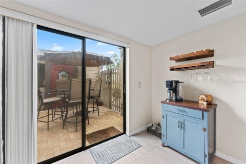 Touwnhouse à vendre à Oldsmar, Floride: 2 chambres, 111.48 m2 № 1848541 - photo 9