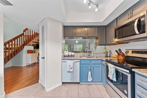 Touwnhouse à vendre à Oldsmar, Floride: 2 chambres, 111.48 m2 № 1848541 - photo 8