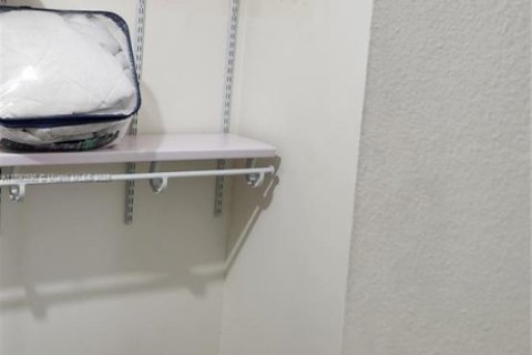 Condo in Hialeah, Florida, 1 bedroom  № 1944365 - photo 23