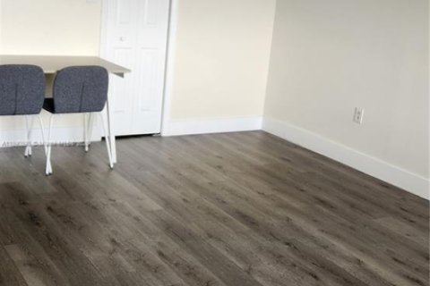 Condo in Hialeah, Florida, 1 bedroom  № 1944365 - photo 18