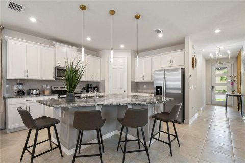 Casa en venta en Kissimmee, Florida, 7 dormitorios, 328.22 m2 № 2232200 - foto 5