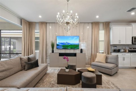 Casa en venta en Kissimmee, Florida, 7 dormitorios, 328.22 m2 № 2232200 - foto 9