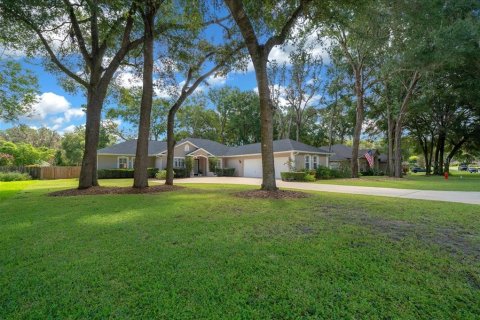 House in Ocala, Florida 4 bedrooms, 299.7 sq.m. № 1901586 - photo 8