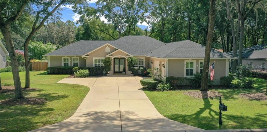 House in Ocala, Florida 4 bedrooms, 299.7 sq.m. № 1901586