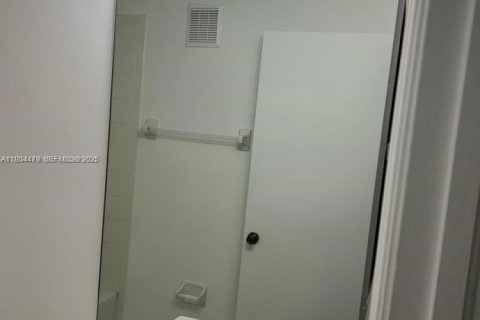 Снять в аренду кондоминиум в Хомстед, Флорида 2 спальни, 75.72м2, № 1992576 - фото 18