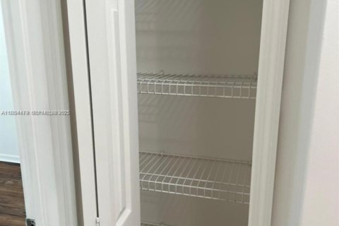 Снять в аренду кондоминиум в Хомстед, Флорида 2 спальни, 75.72м2, № 1992576 - фото 6