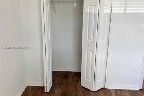 Снять в аренду кондоминиум в Хомстед, Флорида 2 спальни, 75.72м2, № 1992576 - фото 11