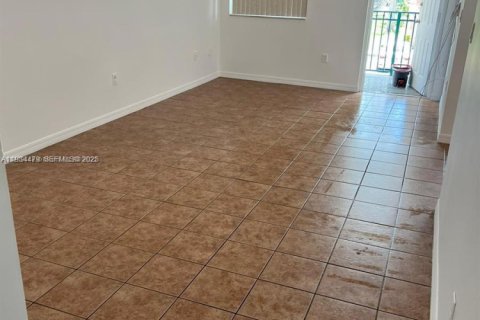 Снять в аренду кондоминиум в Хомстед, Флорида 2 спальни, 75.72м2, № 1992576 - фото 21