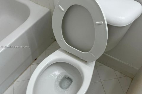 Снять в аренду кондоминиум в Хомстед, Флорида 2 спальни, 75.72м2, № 1992576 - фото 19