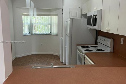 Снять в аренду кондоминиум в Хомстед, Флорида 2 спальни, 75.72м2, № 1992576 - фото 5