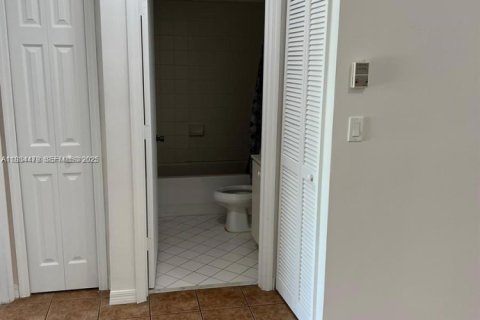 Снять в аренду кондоминиум в Хомстед, Флорида 2 спальни, 75.72м2, № 1992576 - фото 7