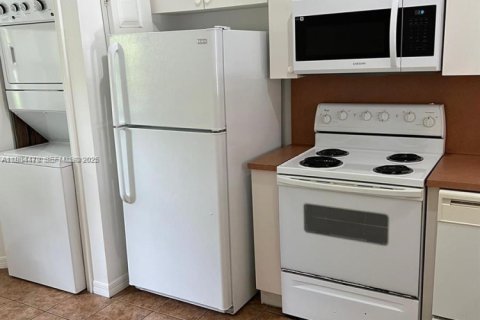 Снять в аренду кондоминиум в Хомстед, Флорида 2 спальни, 75.72м2, № 1992576 - фото 2