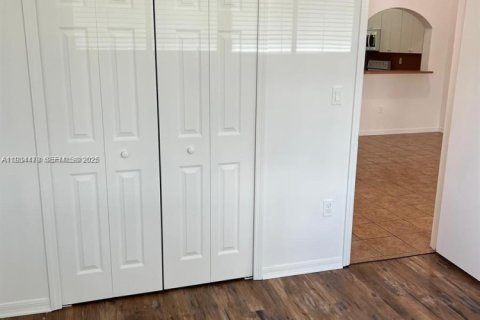 Снять в аренду кондоминиум в Хомстед, Флорида 2 спальни, 75.72м2, № 1992576 - фото 13