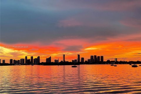 Condo in Miami Beach, Florida № 1758538 - photo 26