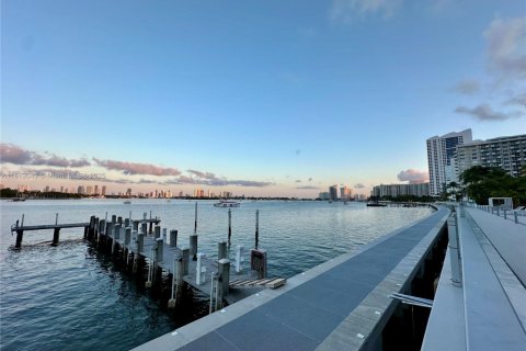 Condo in Miami Beach, Florida № 1758538 - photo 24