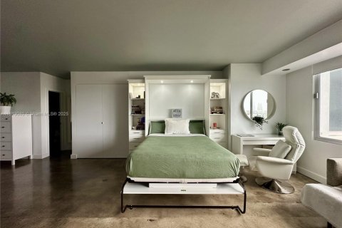 Condo in Miami Beach, Florida № 1758538 - photo 12