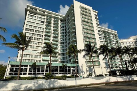 Condo in Miami Beach, Florida № 1758538 - photo 1