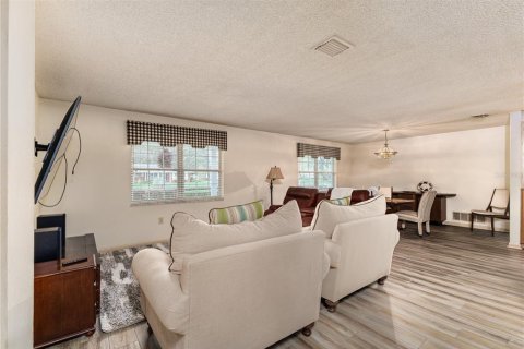 House in Lakeland, Florida 3 bedrooms, 226.68 sq.m. № 1821171 - photo 15