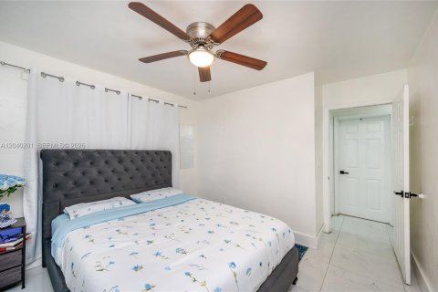 House in Miami Gardens, Florida 3 bedrooms, 100.33 sq.m. № 2086424 - photo 16