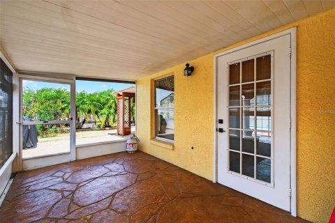 House in Hudson, Florida 3 bedrooms, 137.96 sq.m. № 1869669 - photo 30