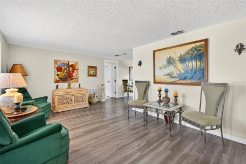House in Hudson, Florida 3 bedrooms, 137.96 sq.m. № 1869669 - photo 14