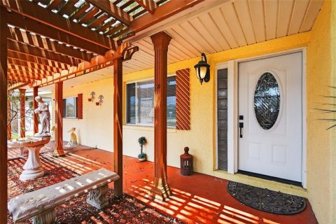 House in Hudson, Florida 3 bedrooms, 137.96 sq.m. № 1869669 - photo 3