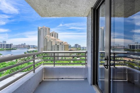Copropriété à vendre à Aventura, Floride: 2 chambres, 118.08 m2 № 1848891 - photo 19