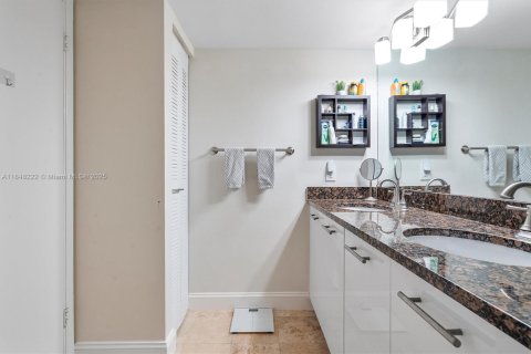 Copropriété à vendre à Aventura, Floride: 2 chambres, 118.08 m2 № 1848891 - photo 26