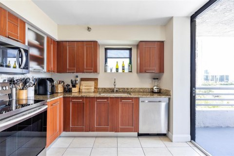 Copropriété à vendre à Aventura, Floride: 2 chambres, 118.08 m2 № 1848891 - photo 17
